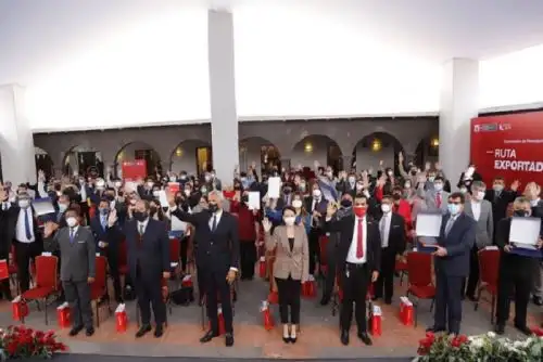 Desde su creación, hace nueve años, la Ruta Exportadora de Promperú ha atendido a 900 empresas cusqueñas (4.38 % del total nacional). Las aptas para comercio exterior generaron exportaciones por $19 millones a 31 mercados internacionales. Asimismo, entre enero y setiembre del presente año se han registrado a 45 compañías de la región inca.
