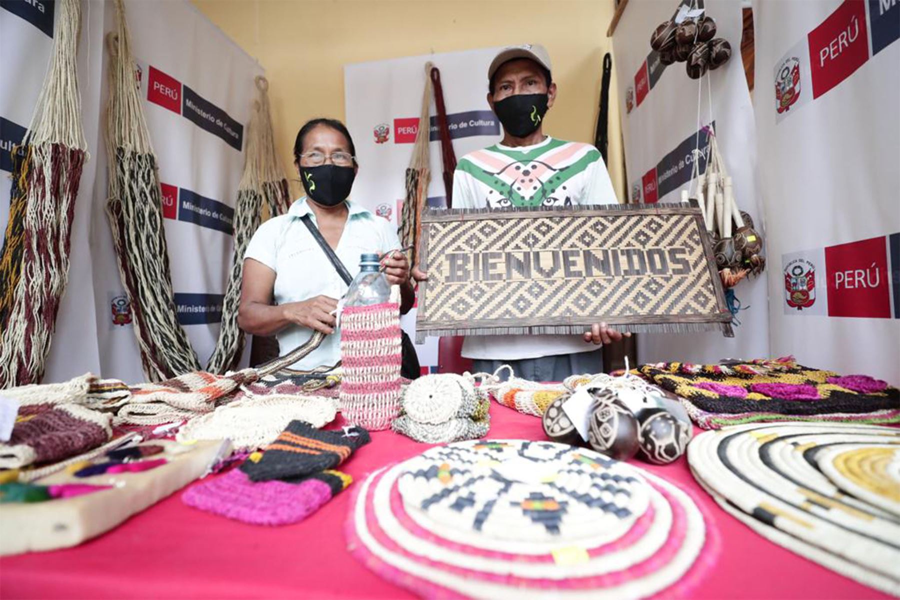 Catorce colectivos de artistas tradicionales de la región Loreto participan en Ruraq maki en Iquitos. ANDINA/Difusión