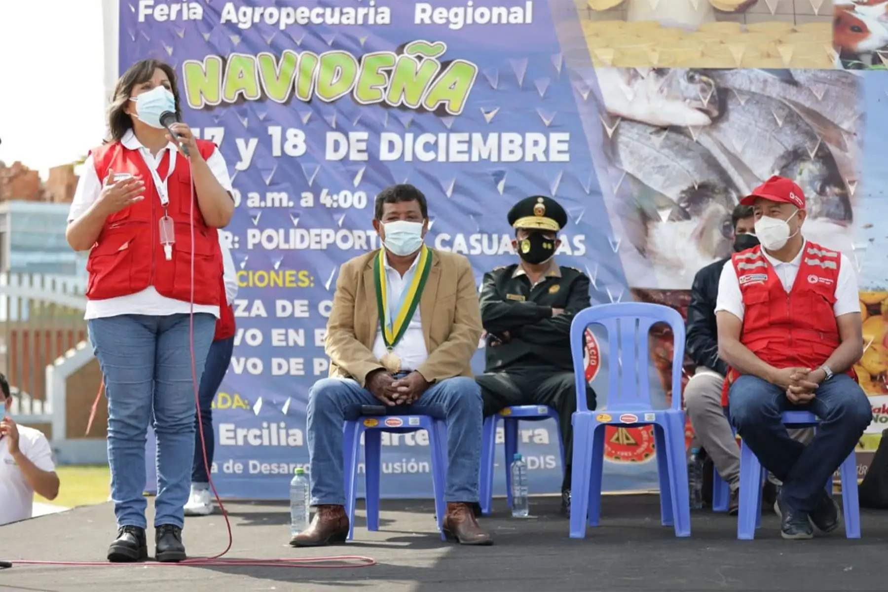 Ministra de Desarrollo e Inclusión Social, Dina Boluarte inauguró feria que busca promover el acceso a mercados locales para mejorar los ingresos de las familias. Emprendimientos de 70 productores del proyecto Haku Wiñay se ofrecen en feria agropecuaria regional en Nuevo Chimbote
Foto : Midis