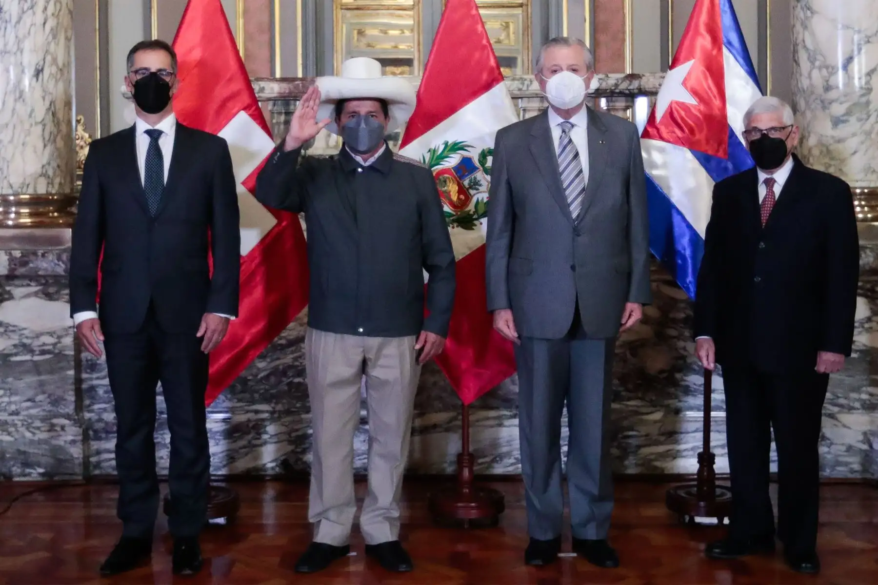 Presidente de la República, Pedro Castillo recibe cartas credenciales de los embajadores de Suiza, Cuba, Qatar y Grecia, que oficializan sus labores diplomáticas en el país.
Foto: ANDINA/Prensa Presidencia