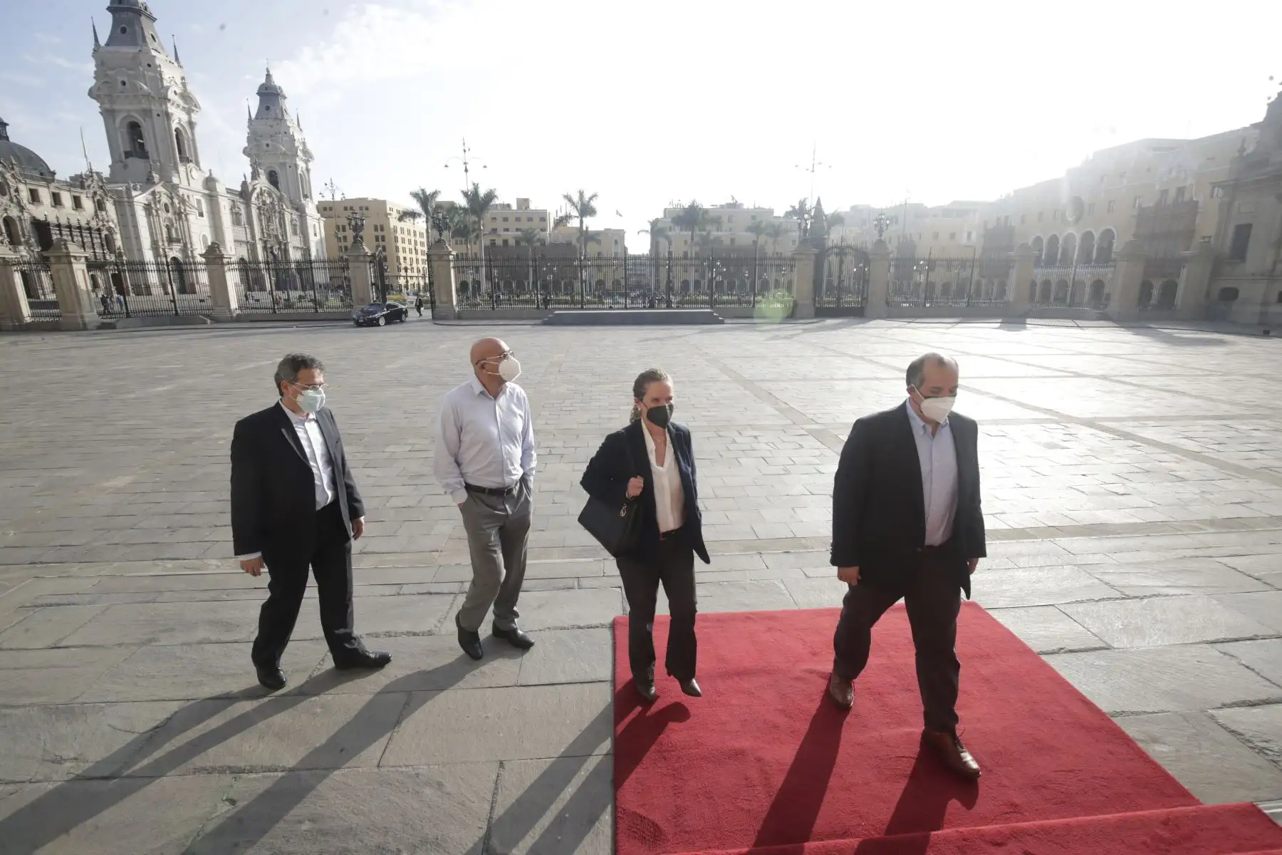 Presidente de la República, Pedro Castillo, sostiene reunión con exministros de Economía y Finanzas en Palacio de Gobierno.
Foto: ANDINA/Prensa Presidencia