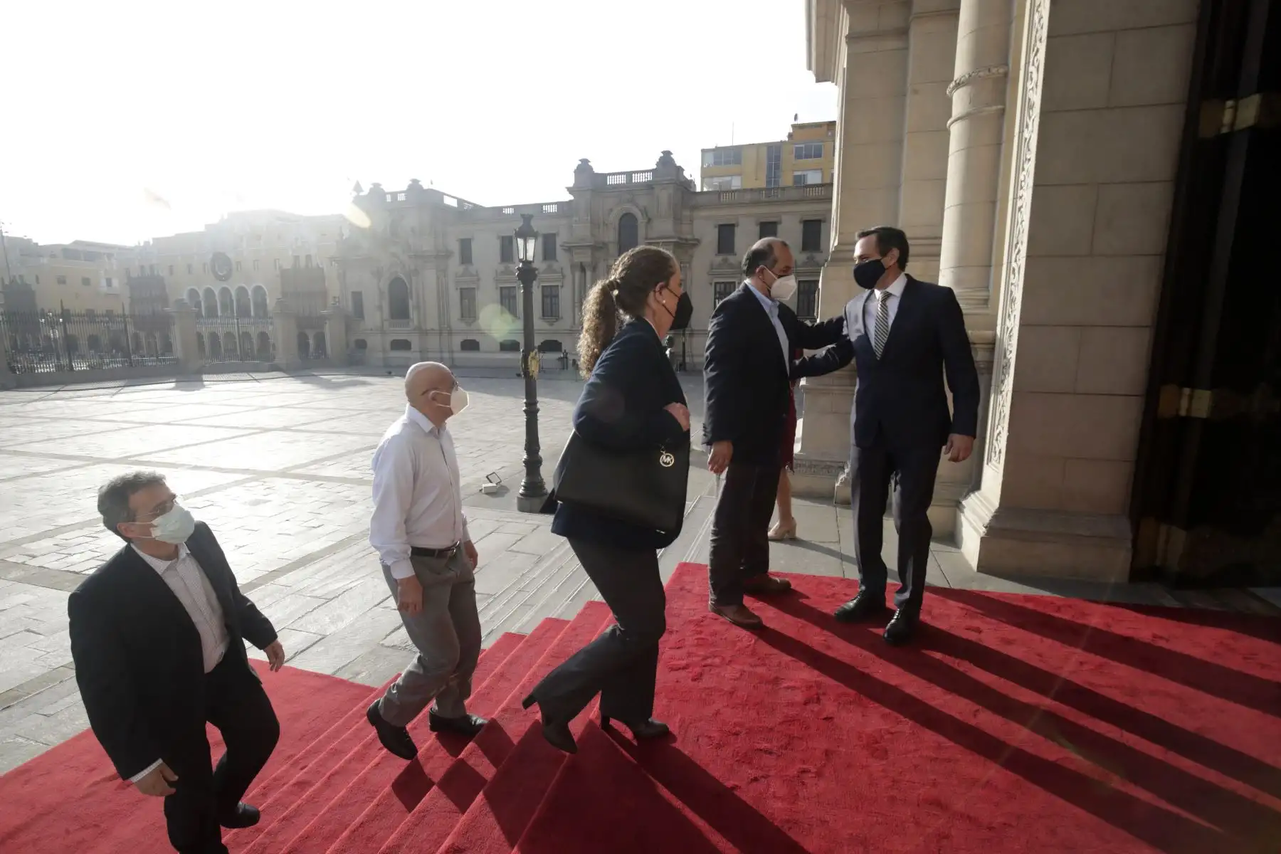 Presidente de la República, Pedro Castillo, sostiene reunión con exministros de Economía y Finanzas en Palacio de Gobierno.
Foto: ANDINA/Prensa Presidencia