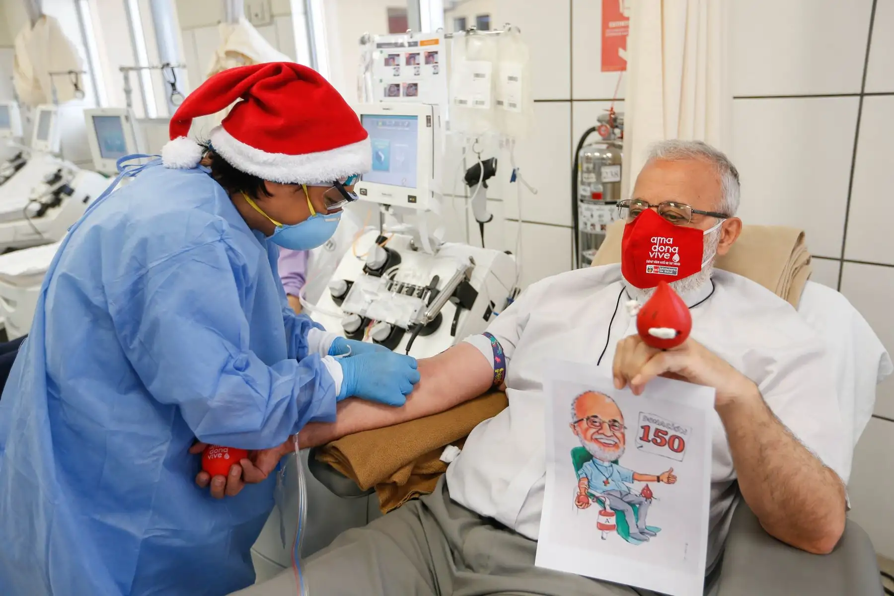 Con el lema “Regala sangre, regala vida”, el Ministerio de Salud (Minsa), a través de la Dirección General de Donaciones, Trasplantes y Banco de Sangre (Digdot), inició la primera “Donatón Navideña” que se realizará hasta el sábado 18 de diciembre.
Foto: ANDINA/Minsa