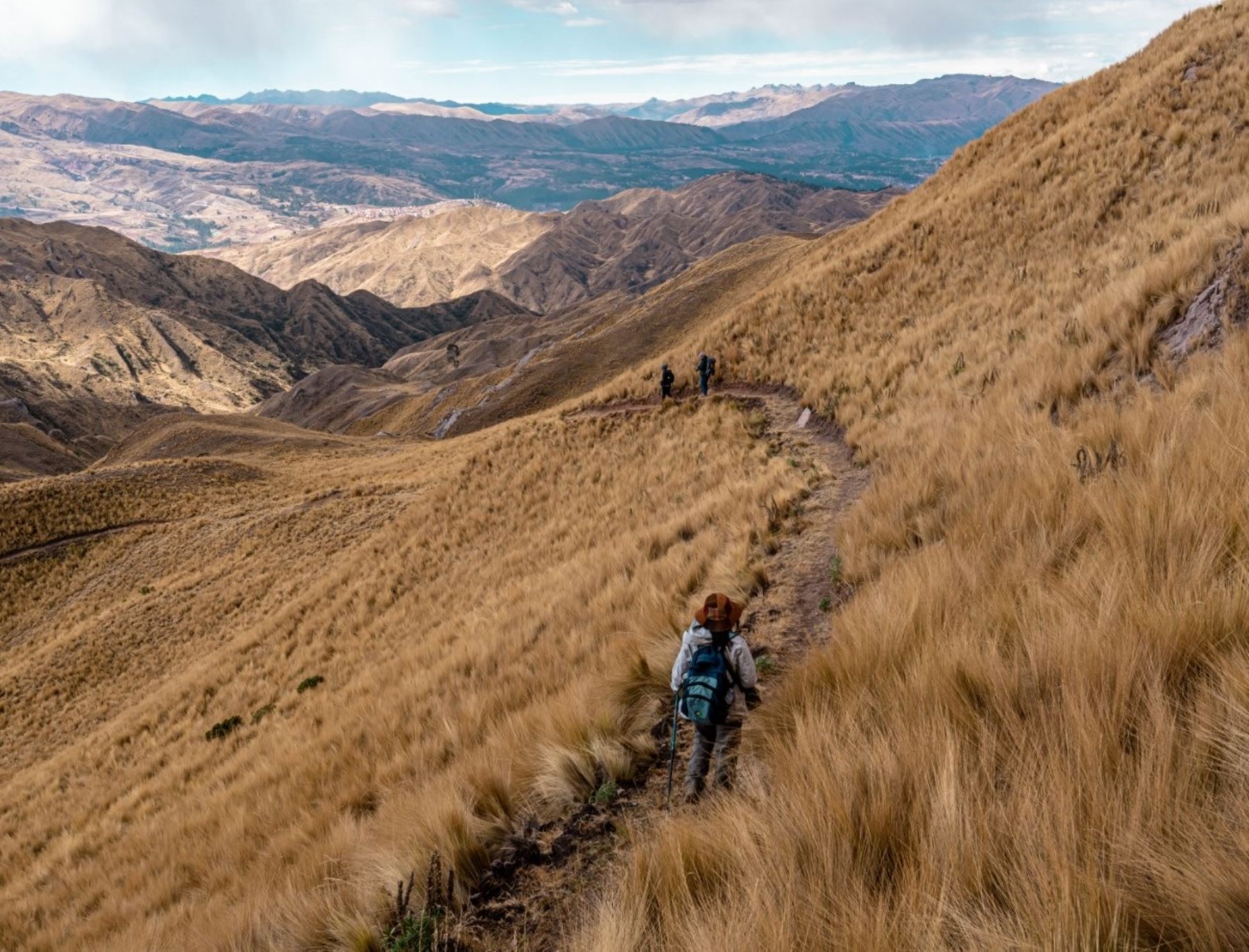 Con exposición fotográfica investigadores promueven el ecoturismo y turismo vivencial en Cusco, aprovechando los senderos o caminos que existen para la práctica del trekking. ANDINA/Difusión