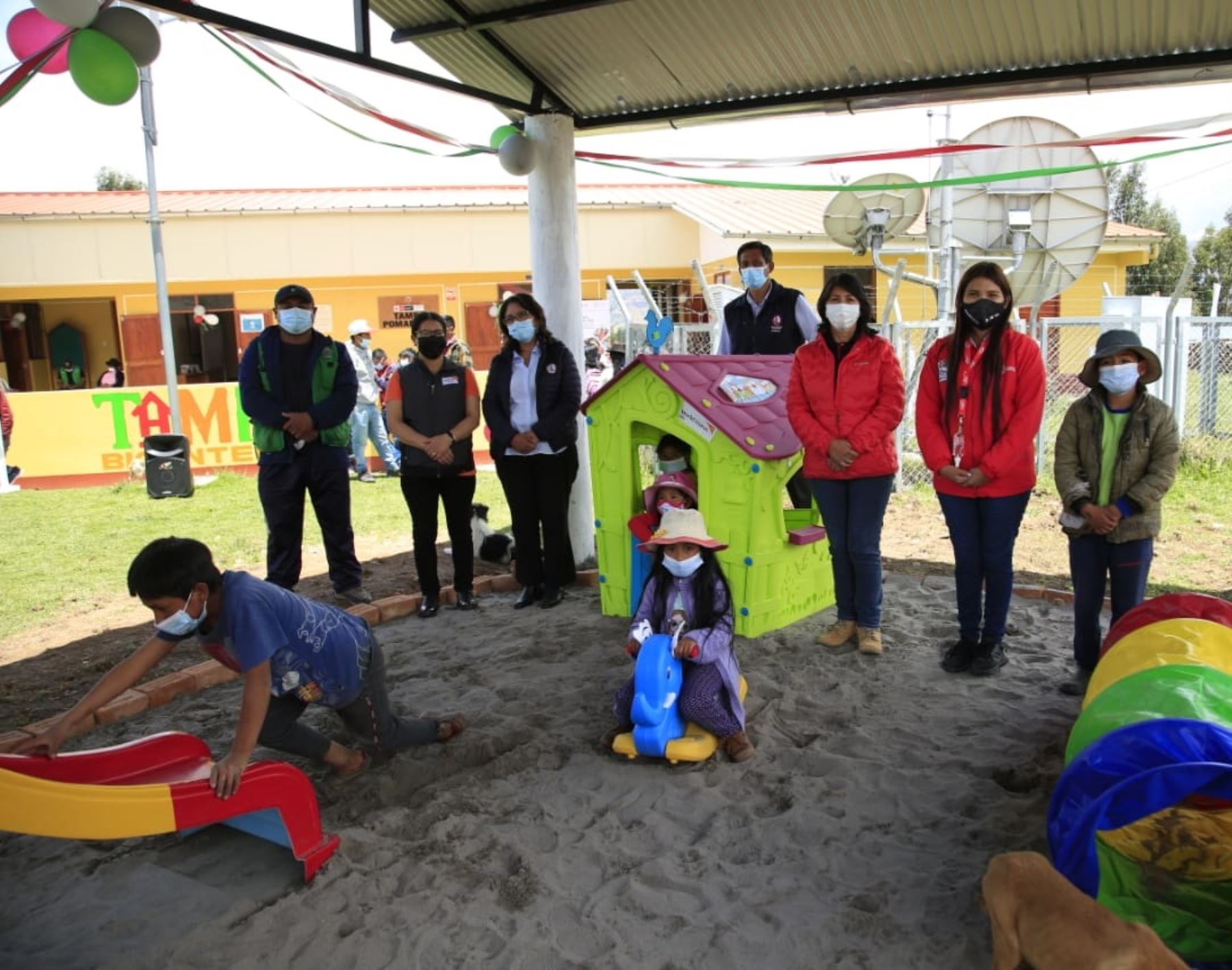 El programa PAIS del Midis Implementó Tambos Bicentenarios para impulsar el desarrollo social y productivo en las regiones de Ayacucho y San Martín.