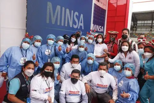 El 90% de personas que tenemos hospitalizadas y en UCI son, lamentablemente, personas que no se han vacunado o no han completado las dos dosis. Foto: ANDINA/Renato Pajuelo