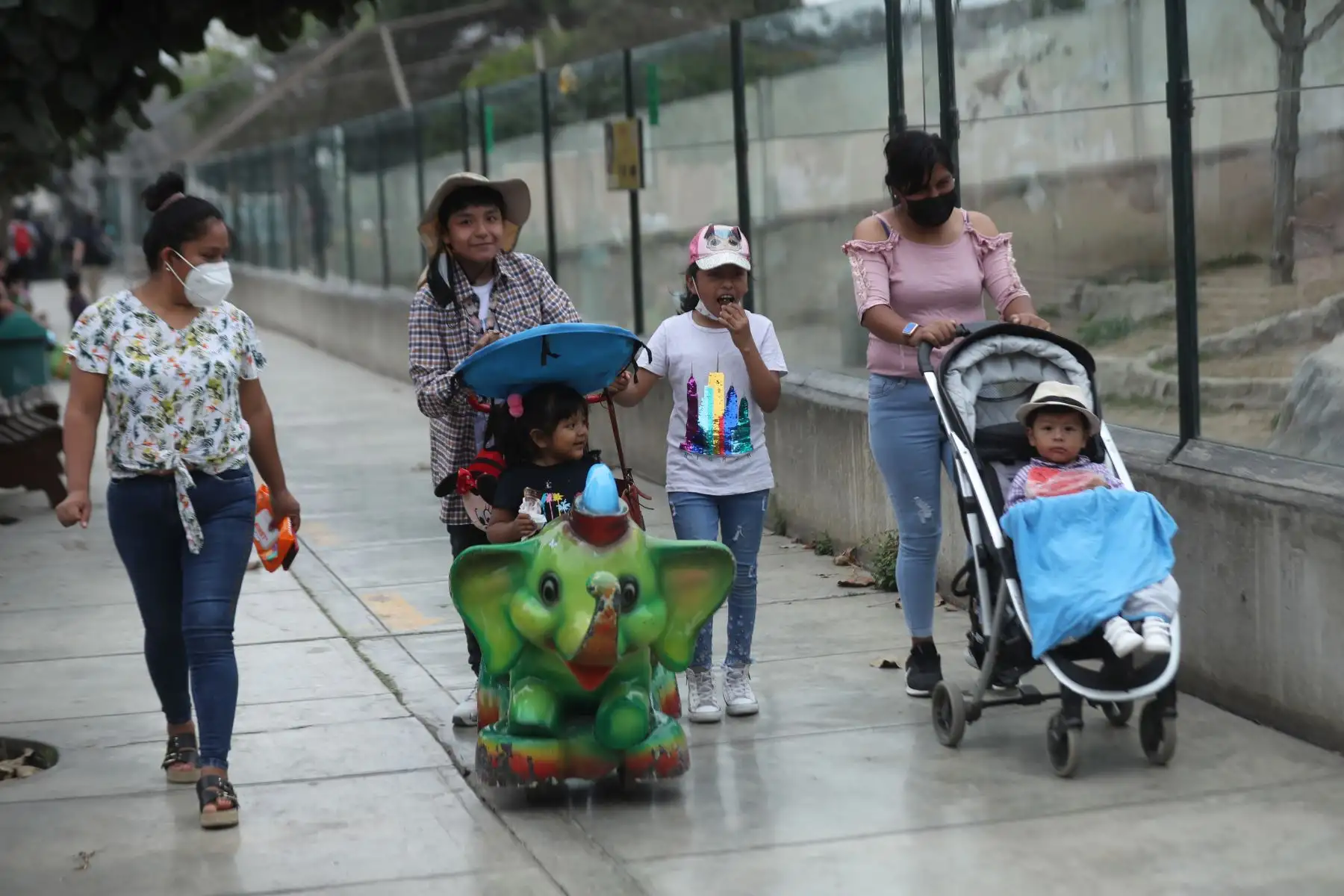 Zoológico Huachipa, vive el espíritu navideño, impulsando la campaña el "Zoológico hace realidad tus sueños"  dónde los niños que escriban sus cartas a Papa Noel, podrán recibir un premio de sus propias manos. Foto: ANDINA/Carla Patiño Ramírez