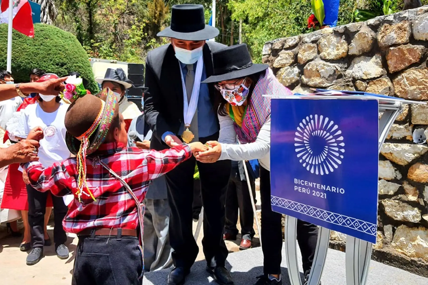 La ministra de Cultura, Gisela Ortiz, llegó a la ciudad de Ayacucho para participar de la conmemoración por los 200 años de la resistencia histórica de Cangallo.
Foto: Mincul