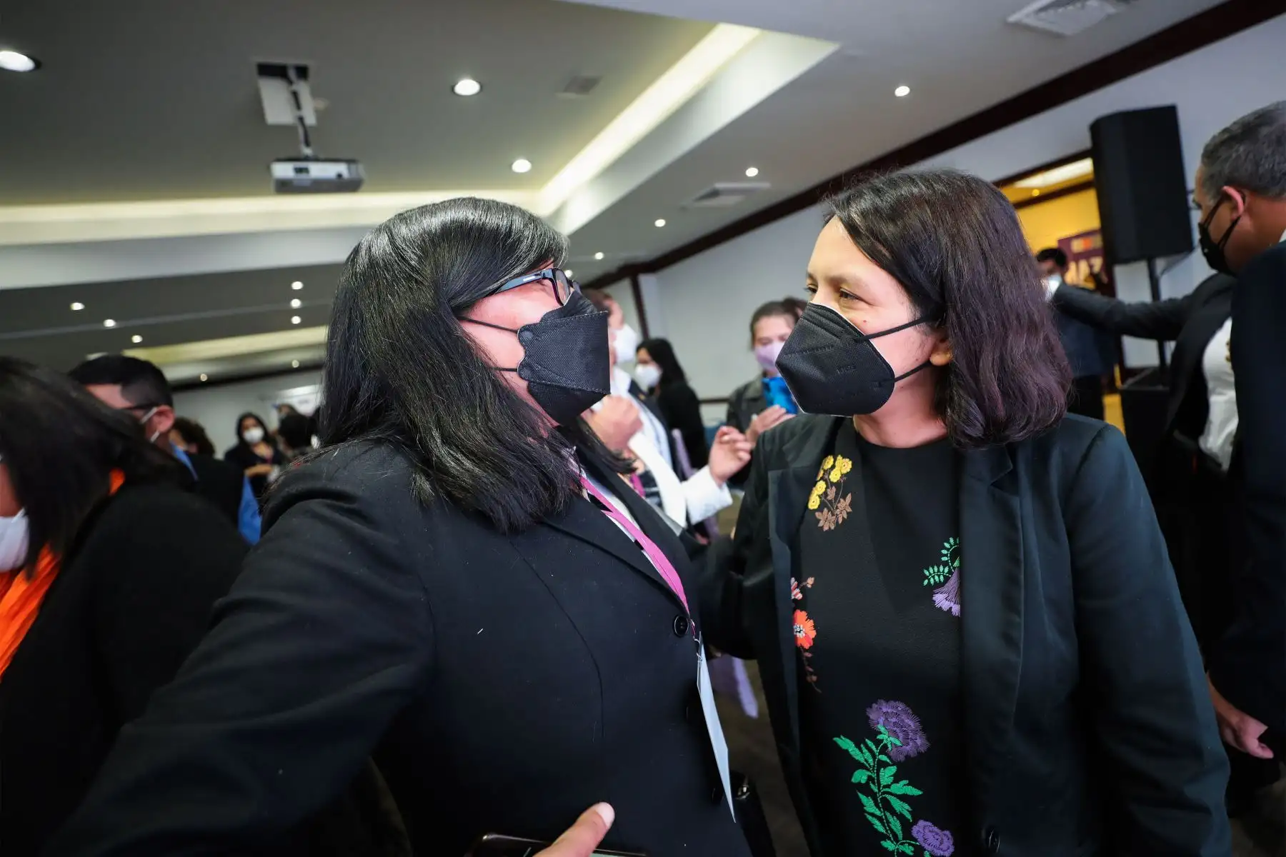 La presidenta del Consejo de Ministros, Mirtha Vásquez y la ministra de la Mujer y Poblaciones Vulnerables, Anahì Durand participan en la  clausura del IV Encuentro de Alcaldesas Del Bicentenario: Gestionando un Desarrollo con Igualdad.
Foto: MIMP