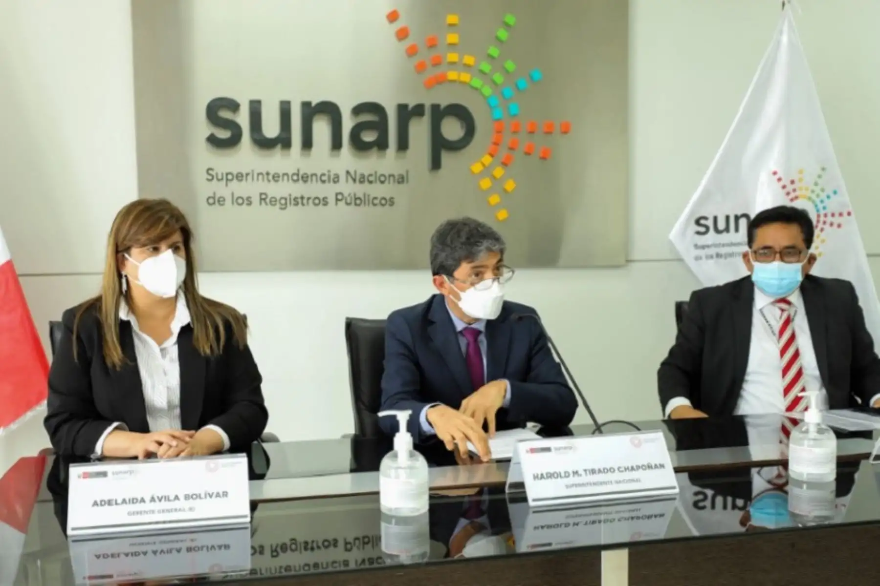 El Ministerio de Desarrollo Agrario y Riego y la Superintendencia Nacional de los Registros Públicos renovaron su compromiso de trabajar de forma articulada en el proceso de inscripción de títulos de predios rurales para que los pequeños y medianos agricultores puedan obtener el título de sus propiedades rurales, en el marco de la Segunda Reforma Agraria.