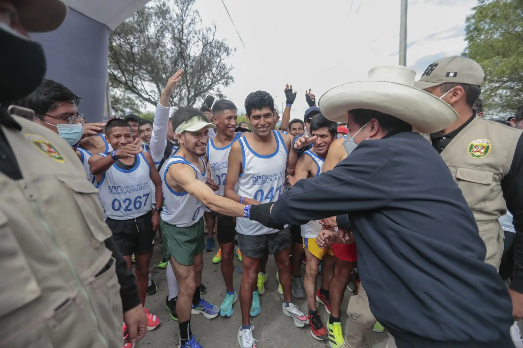 El presidente de la República, Pedro Castillo, dio inicio a la media maratón Bicentenario 21K que se desarrolla en el distrito de Baños del Inca, en la región Cajamarca. Foto: ANDINA/Prensa Presidencia