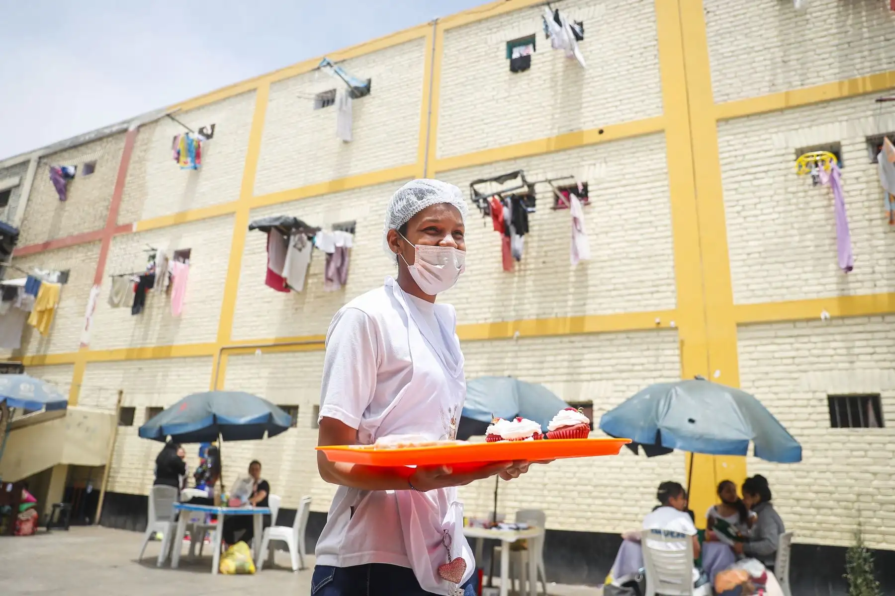 Además de manualidades y panadería, otros talleres productivos que se brindan a las internas son los de gastro- nomía, zapatería, lavandería, educación, etcétera.
. Foto: ANDINA/Renato Pajuelo