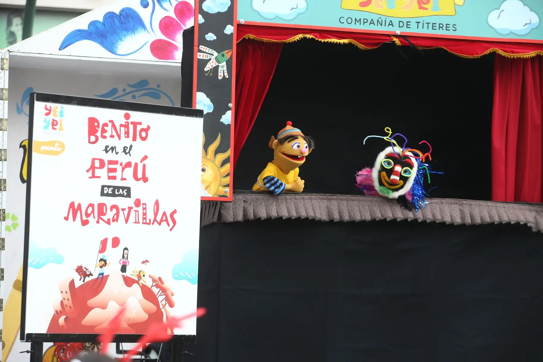 Ciudadanos continúan realizando sus compras navideñas en el Centro de Lima. Foto: ANDINA/Vidal Tarqui