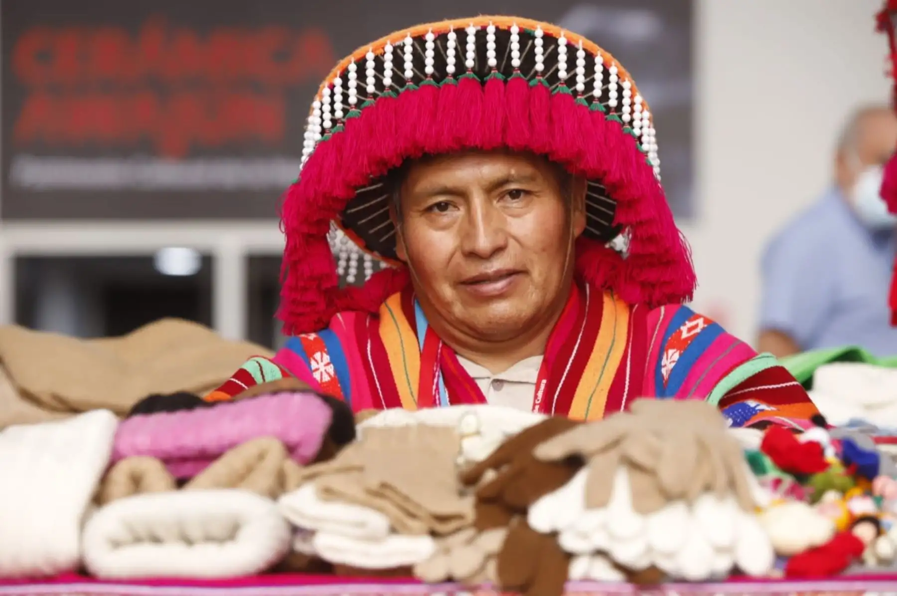 Para difundir su arte y reactivar la economía del sector cultural, nuestros artistas tradicionales volvieron a la presencialidad en la exposición venta 