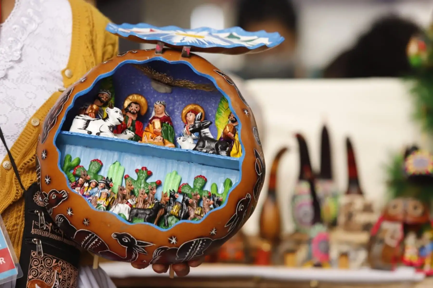 Para difundir su arte y reactivar la economía del sector cultural, nuestros artistas tradicionales volvieron a la presencialidad en la exposición venta 