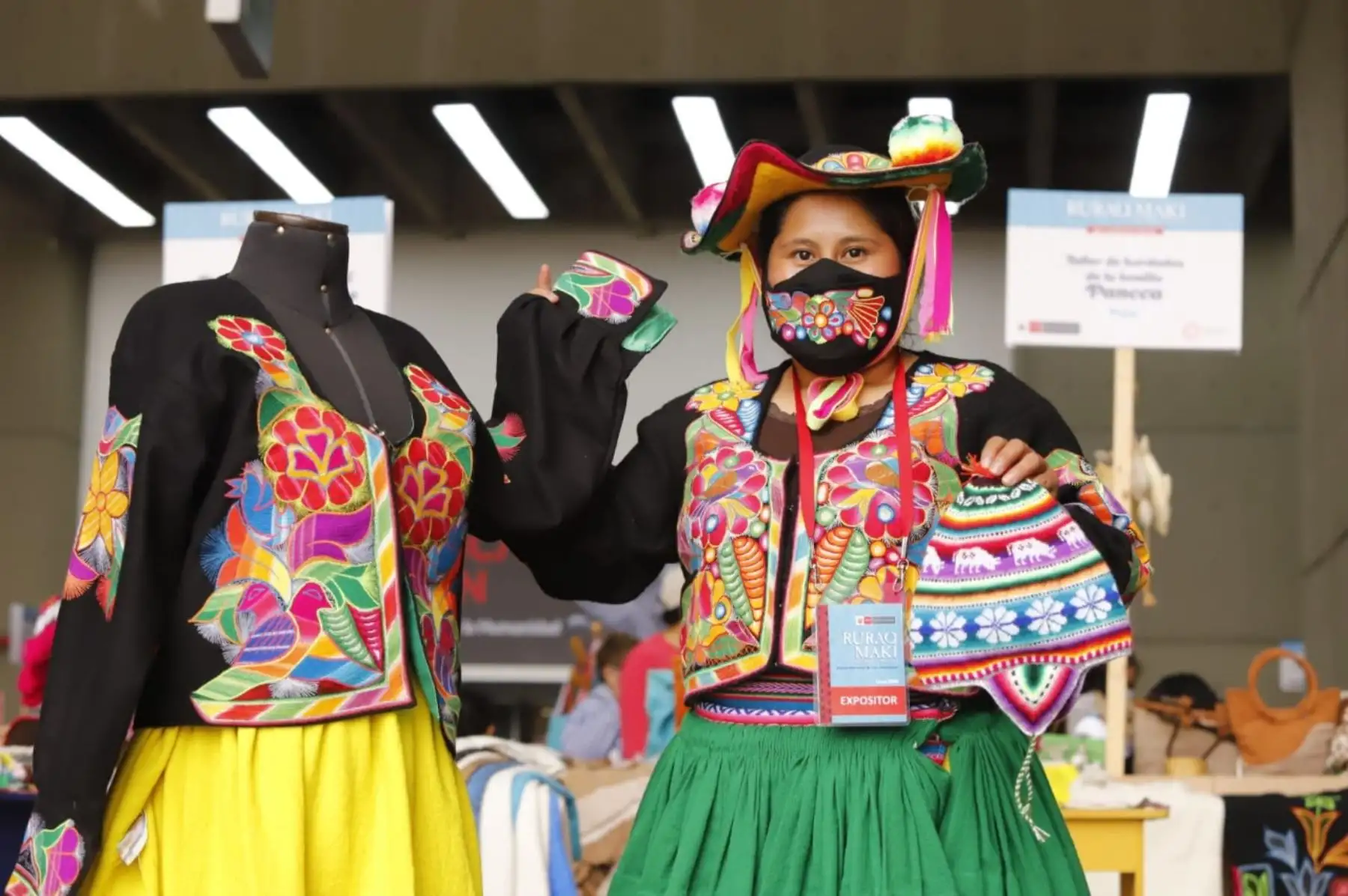 Para difundir su arte y reactivar la economía del sector cultural, nuestros artistas tradicionales volvieron a la presencialidad en la exposición venta 