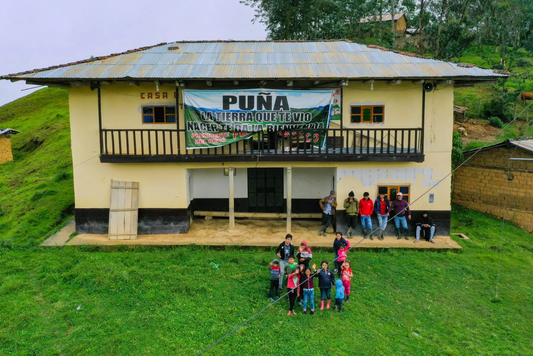 El ministro Juan Silva llegó a la localidad de Puña, en el distrito de Tacabamba, provincia de Chota, para escuchar las demandas de los pobladores y sus autoridades a fin de coordinar acciones para la pronta ejecución de obras viales y de conectividad digital. Foto: MTC