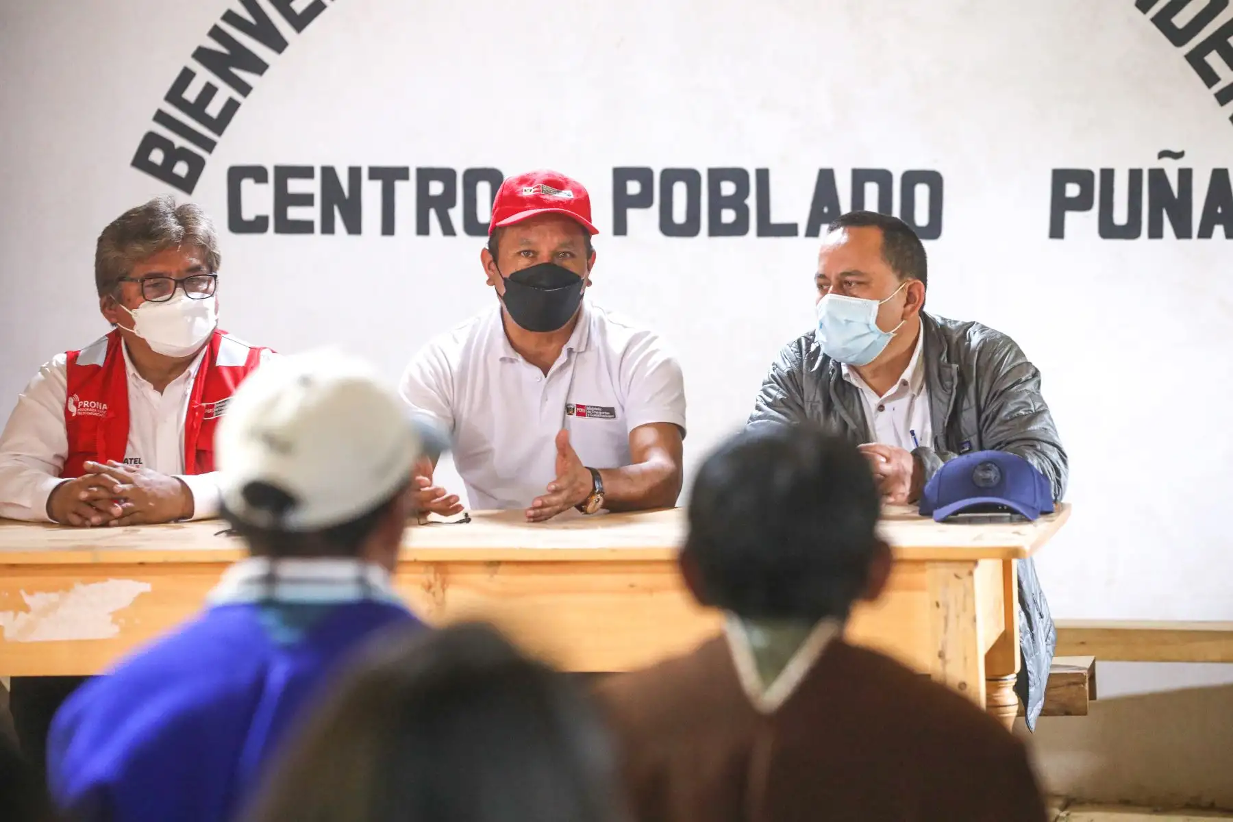 El ministro Juan Silva llegó a la localidad de Puña, en el distrito de Tacabamba, provincia de Chota, para escuchar las demandas de los pobladores y sus autoridades a fin de coordinar acciones para la pronta ejecución de obras viales y de conectividad digital. Foto: MTC