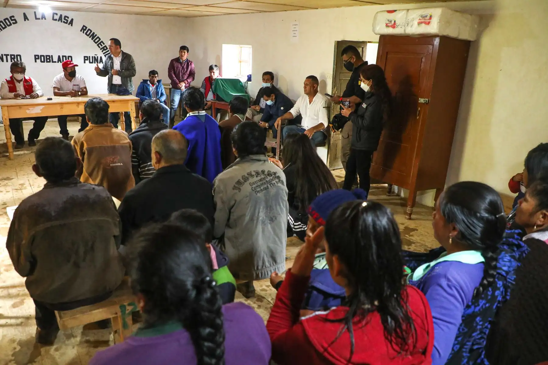 El ministro Juan Silva llegó a la localidad de Puña, en el distrito de Tacabamba, provincia de Chota, para escuchar las demandas de los pobladores y sus autoridades a fin de coordinar acciones para la pronta ejecución de obras viales y de conectividad digital. Foto: MTC