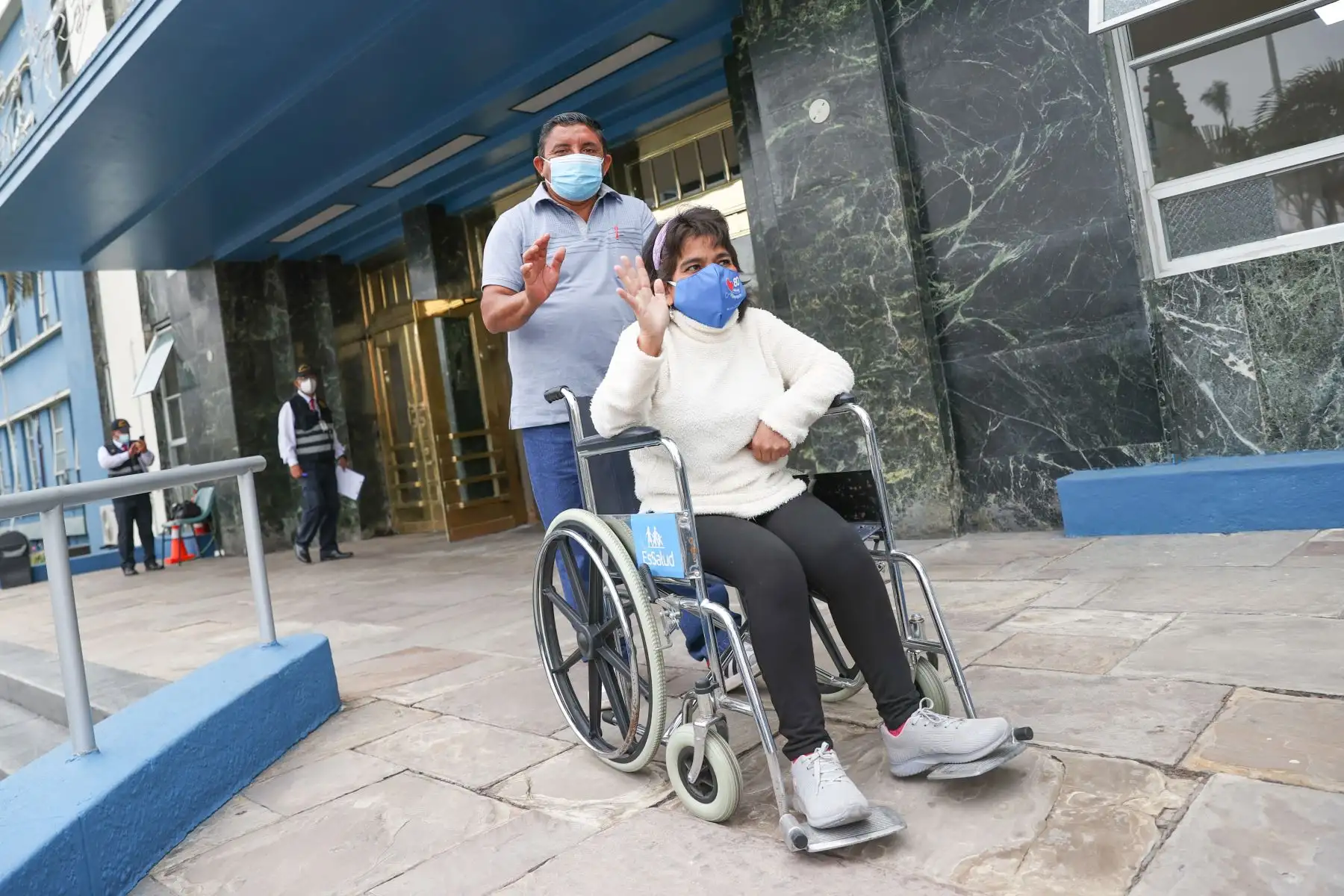 EsSalud da de alta a piurana tras realizarle triple cirugía para salvarle la vida 
Foto: Andina/Jhonel Rodríguez