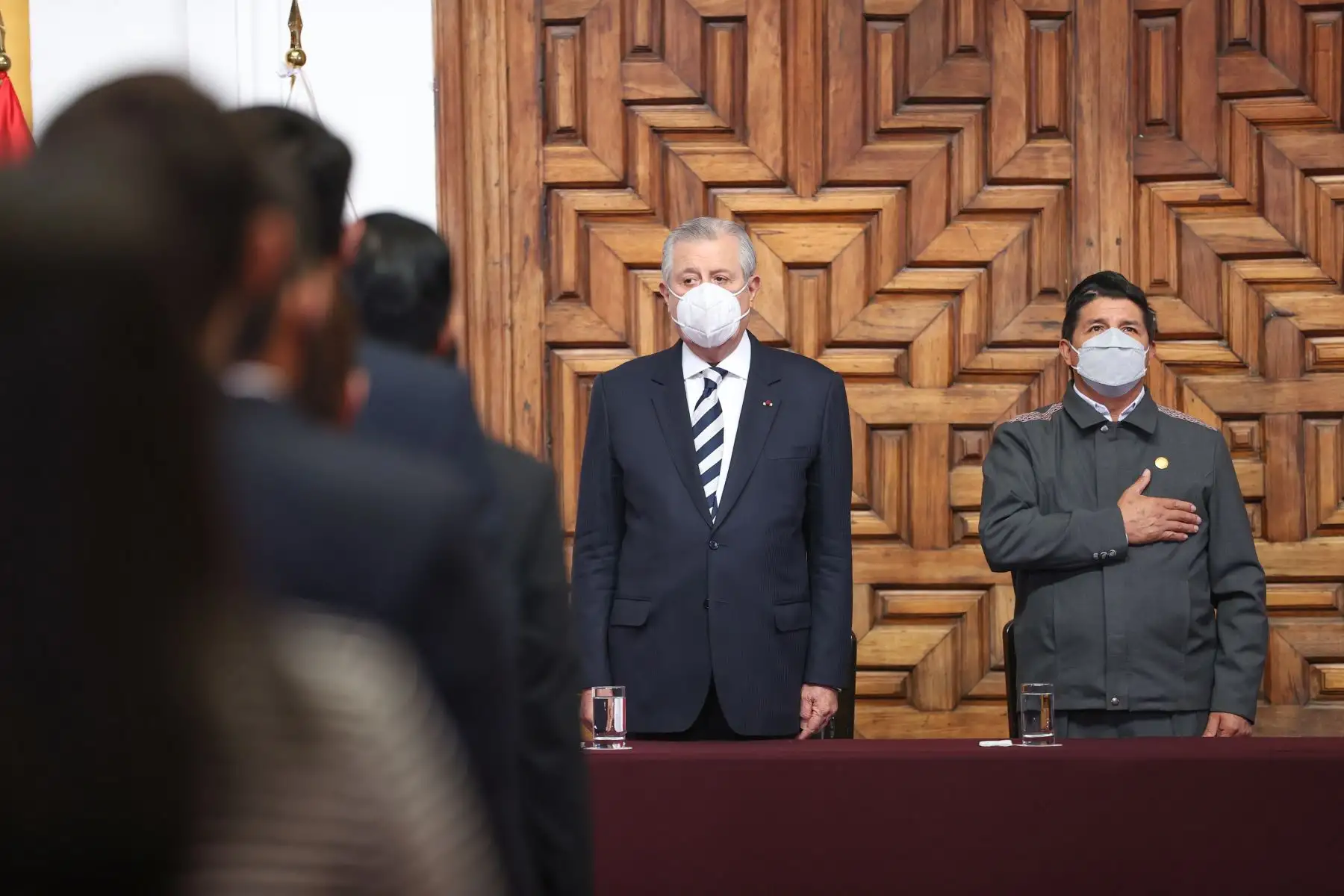 El Presidente Pedro Castillo, acompañado del Canciller Óscar Maúrtua de Romañaparticipó en la ceremonia de clausura del año lectivo de la Academia Diplomática del Perú e incorporación al Servicio Diplomático de la República de los alumnos de la promoción N° 59 “Bicentenario de la Independencia del Perú y del Ministerio de Relaciones Exteriores". 
Foto: Andina/Jhonel Rodríguez