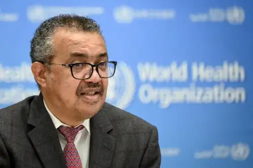 OMS confirma que vacunados y curados de covid pueden infectarse por ómicron.