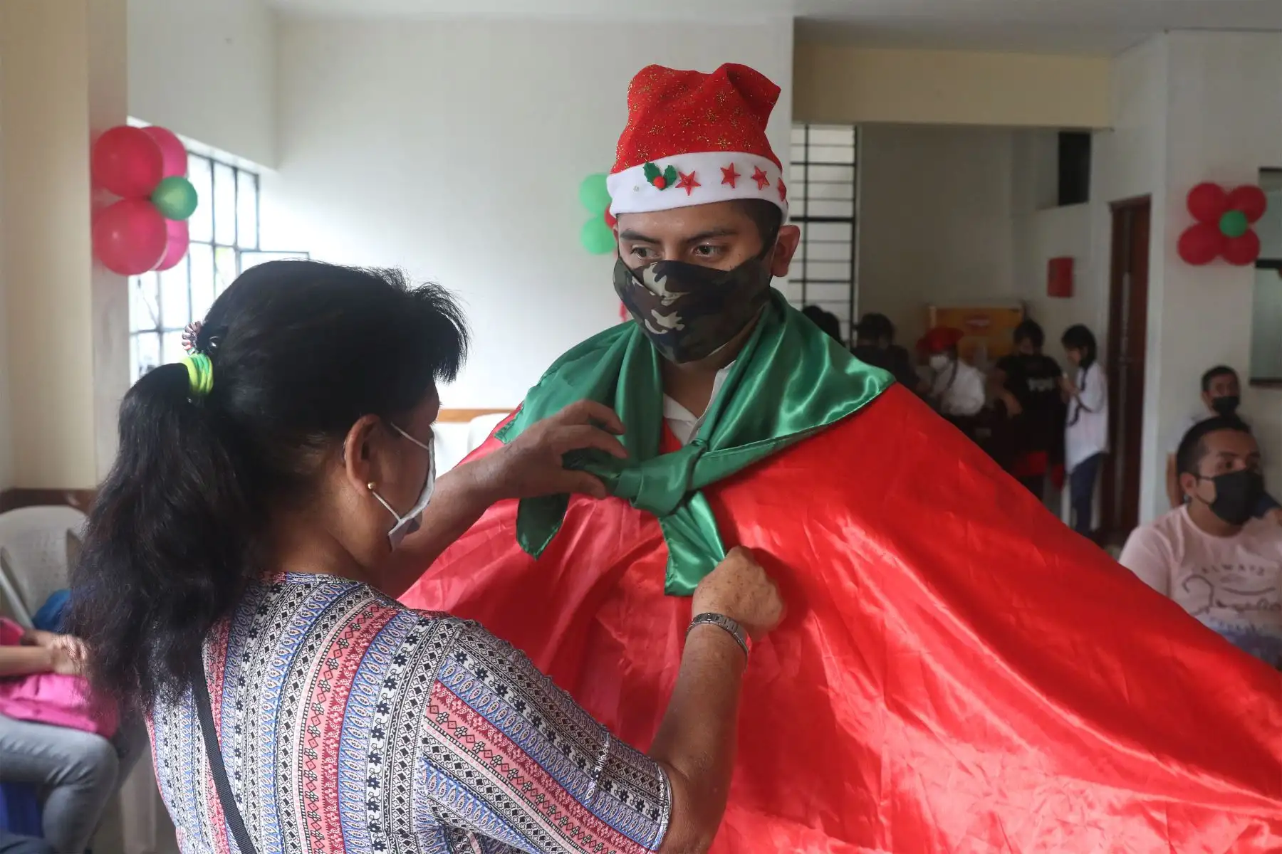 En el marco de las celebraciones por el nacimiento de Jesús, personas con discapacidad escenificaron el nacimiento andino y un festival de Villancicos en el distrito de Comas. La organización estuvo a cargo de la asociación AFAPEDIS.
Foto: ANDINA/Eddy Ramos