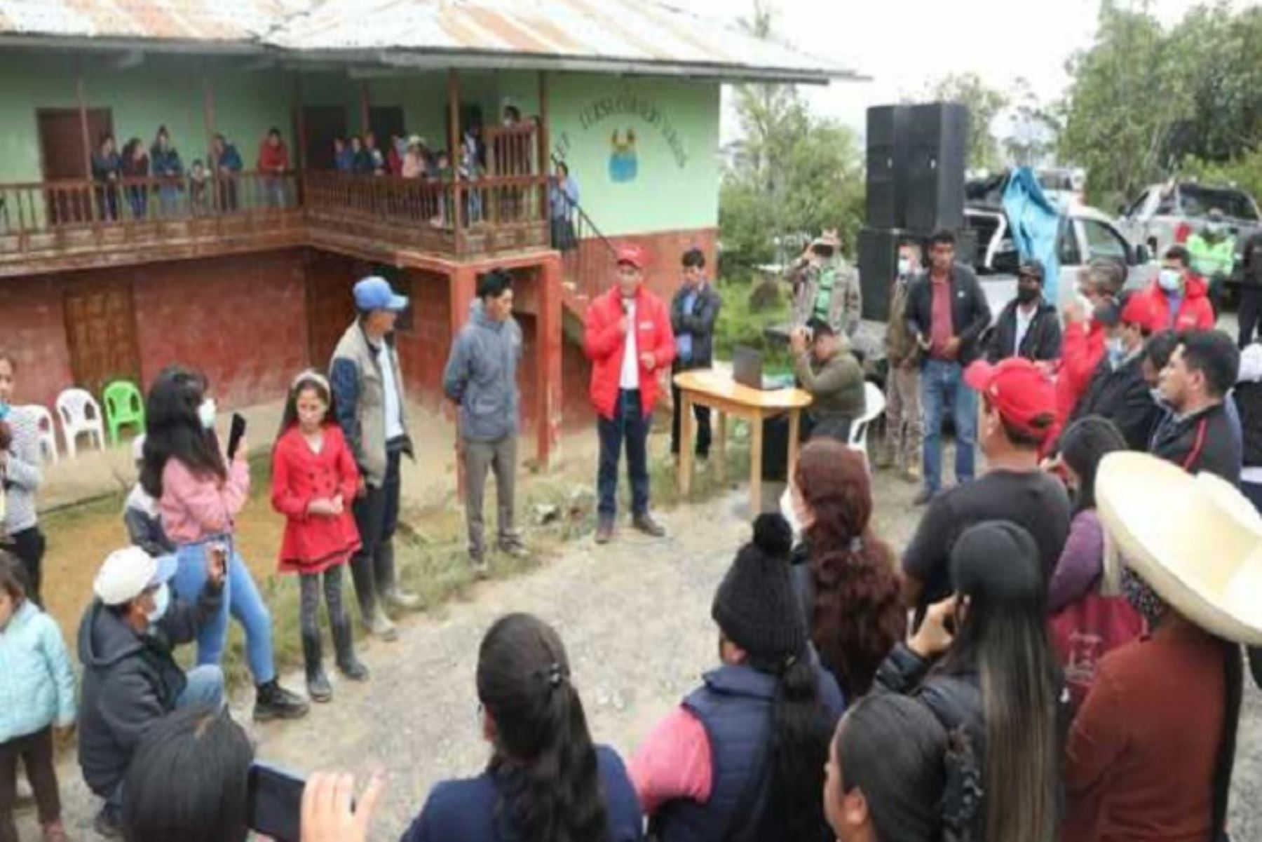 El ministro Juan Silva Villegas escuchó las necesidades y demandas de las poblaciones de la región Cajamarca en lo que se refiere a infraestructura vial.
