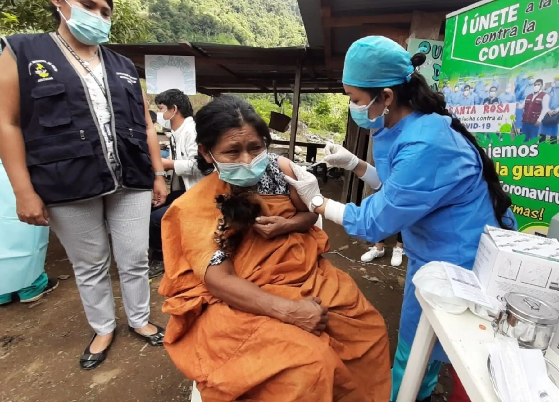 Más de 656,100 dosis de vacuna contra el covid-19 se han aplicado en los pueblos indígenas u originarios y afroperuanos, destacó el Ministerio de Salud (Minsa). ANDINA/Difusión