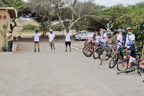 En total participaron 35 ciclistas de diversas edades que fueron guiados por un arqueólogo. Foto: ANDINA/Mincul
