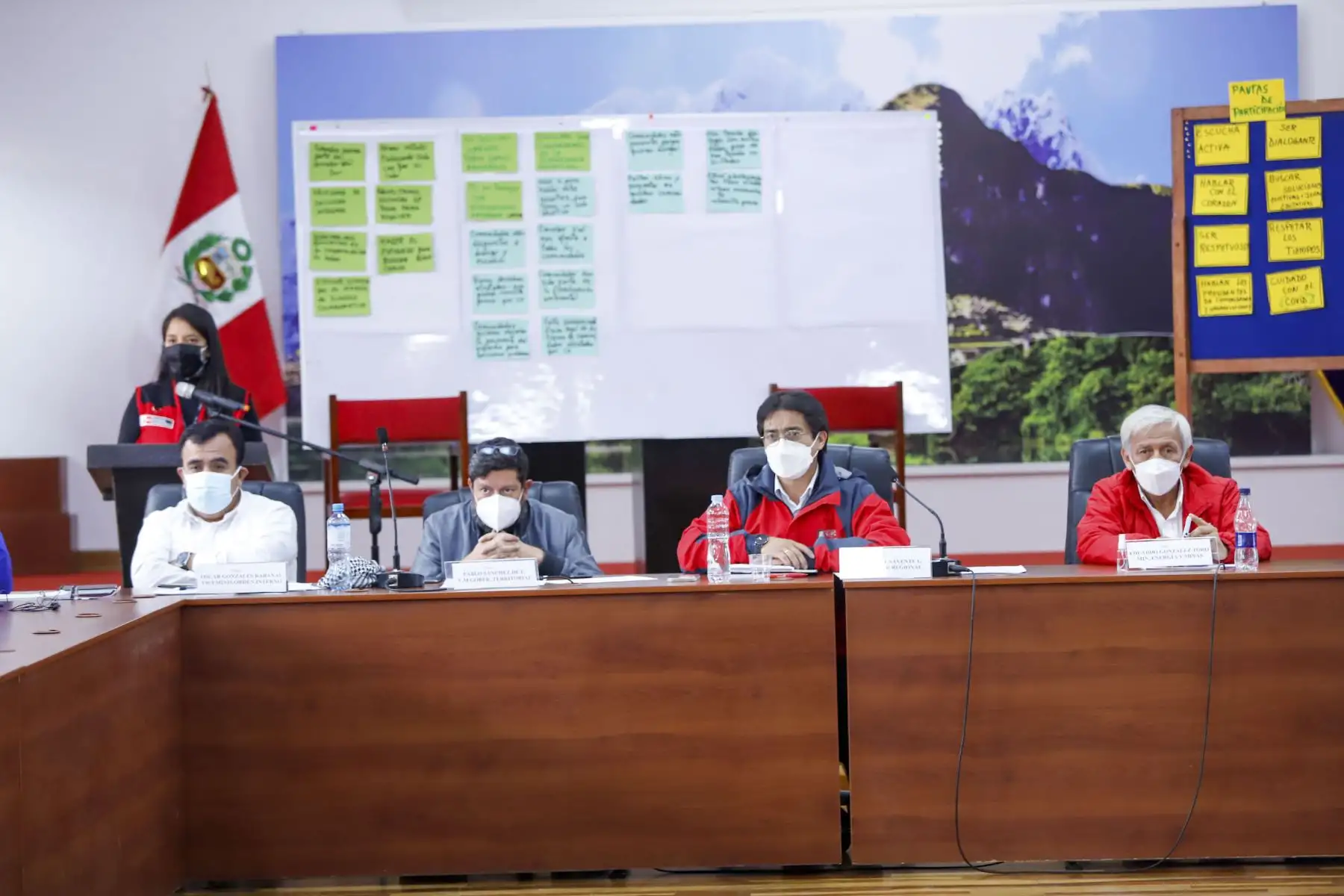 La presidenta del Consejo de Ministros, Mirtha Vásquez, exhortó esta tarde a las comunidades campesinas de Chumbivilcas a priorizar el diálogo y deponer la medida de fuerza que mantienen en el corredor minero por más de 30 días de protesta contra la empresa minera Las Bambas. Foto: ANDINA/PCM
