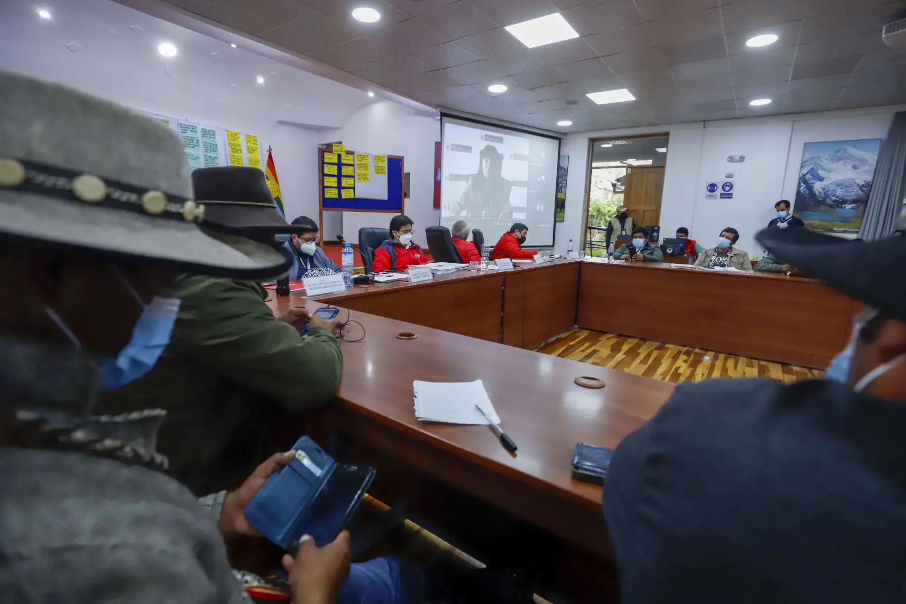 La presidenta del Consejo de Ministros, Mirtha Vásquez, exhortó esta tarde a las comunidades campesinas de Chumbivilcas a priorizar el diálogo y deponer la medida de fuerza que mantienen en el corredor minero por más de 30 días de protesta contra la empresa minera Las Bambas. Foto: ANDINA/PCM