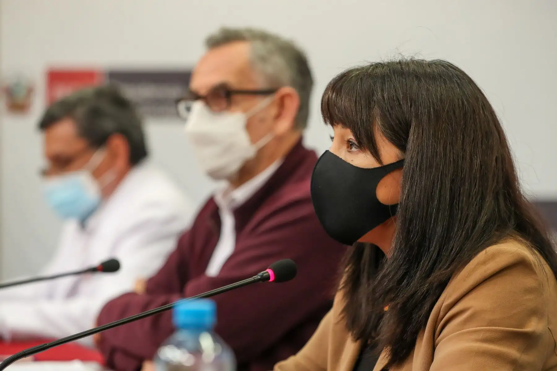 La presidenta del Consejo de Ministros, Mirtha Vásquez, brinda una conferencia de prensa, junto a ministros de Estado, para informar a la ciudadanía sobre las decisiones adoptadas en el Consejo de Ministros. Foto: PCM