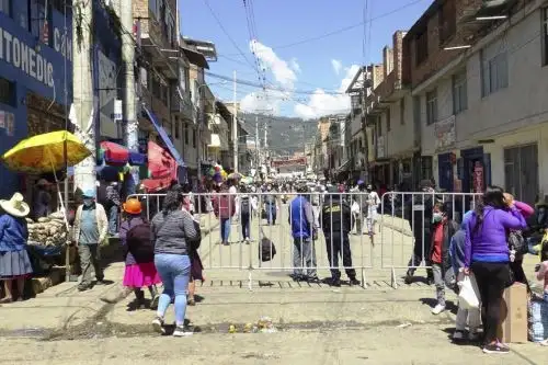 Las restricciones rigen en los jirones Leguía, Chanchamayo, Tayabamba, Los Gladiolos, 11 de Febrero, Del Batán, José Sabogal, Apurímac, La Mar, Amazonas y Tarapacá, en el cercado de Cajamarca. Foto: ANDINA/Cortesía Eduard Lozano