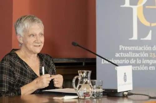La académica Paz Battaner presentó las novedades del "Diccionario de la lengua española" en su actualización 23.5.