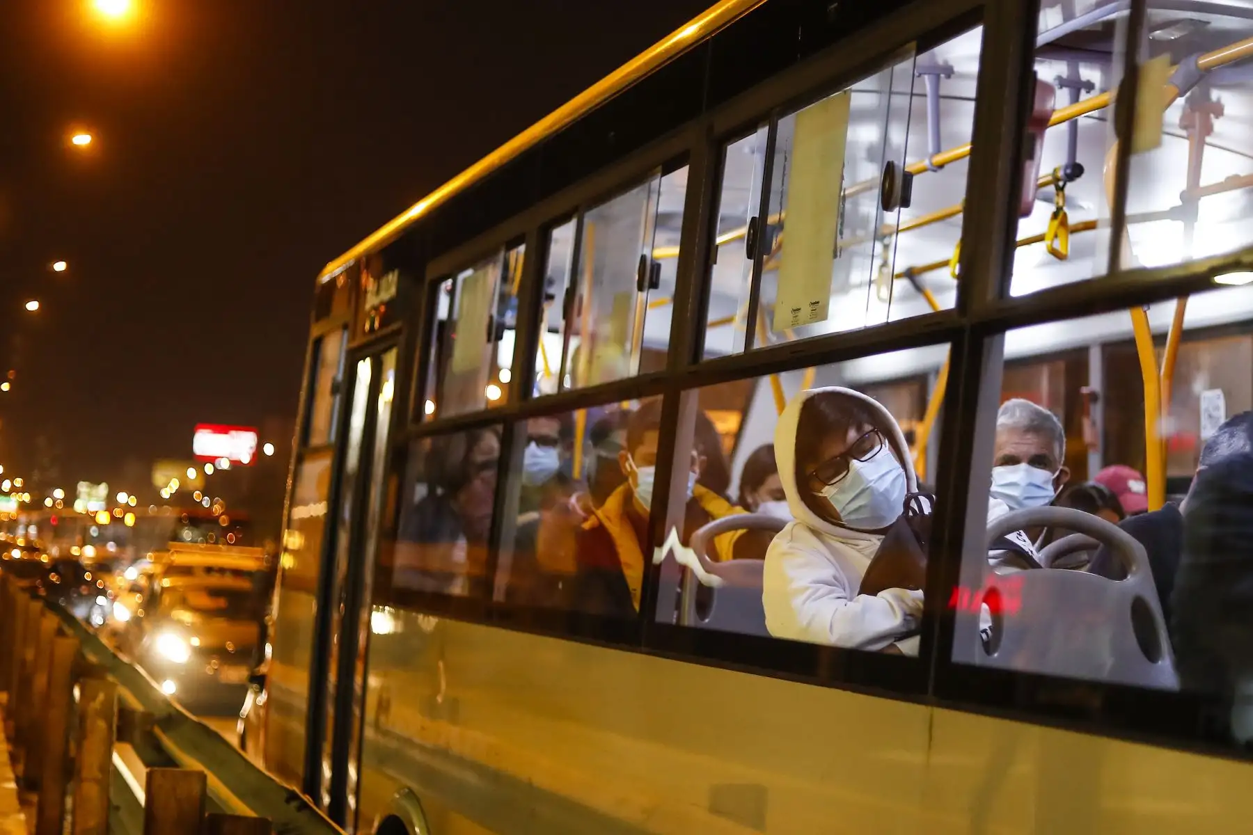 Así luce la AV. Javier Prado en Lima previo a  la Navidad.
Foto: ANDINA/Renato Pajuelo