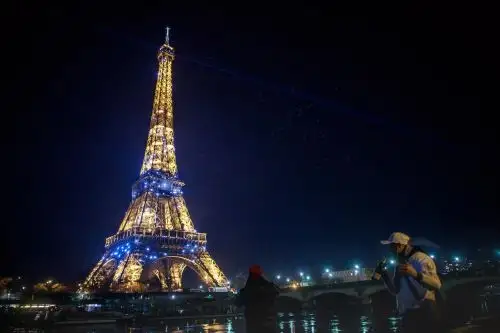 Francia afronta la ola del ómicron.