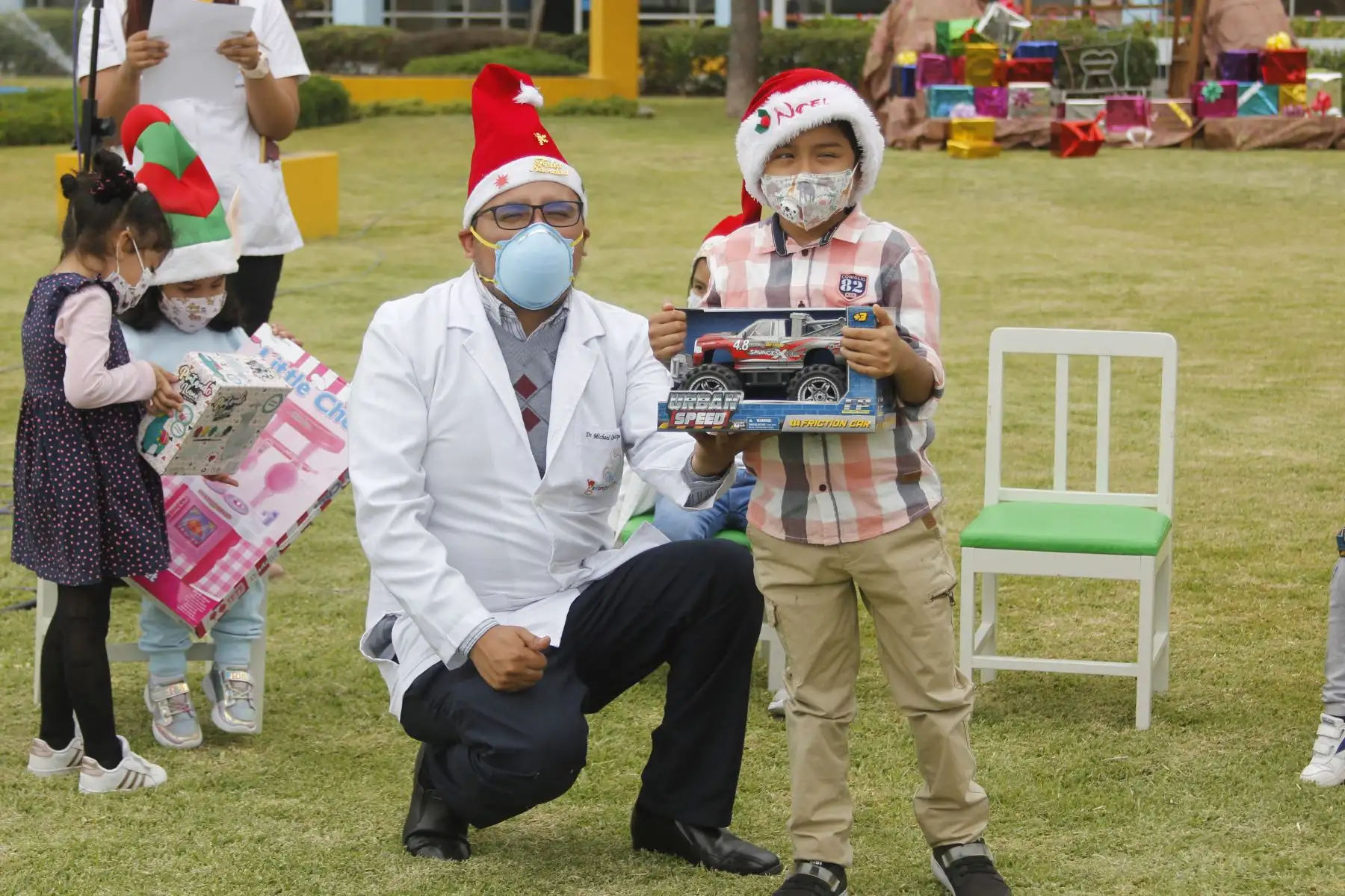 El Hospital Edgardo Rebagliati Martins de EsSalud hizo un alto para homenajear a los niños trasplantados por patologías hepáticas terminales que ahora gozan de una mejor calidad de vida, permitiéndoles vivir de la magia de esta festividad en unión de sus padres y del personal de salud de la institución.
Foto: ANDINA/Essalud