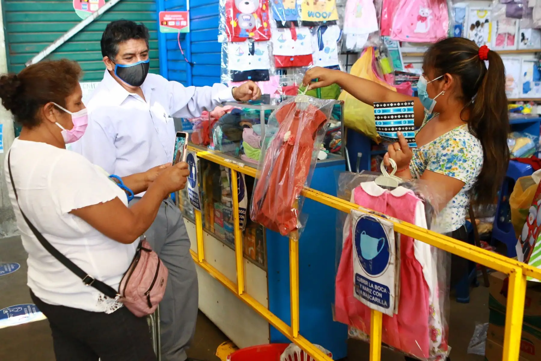 Se incrementan las compras por fiestas navideñasFoto: ANDINA/Héctor Vinces