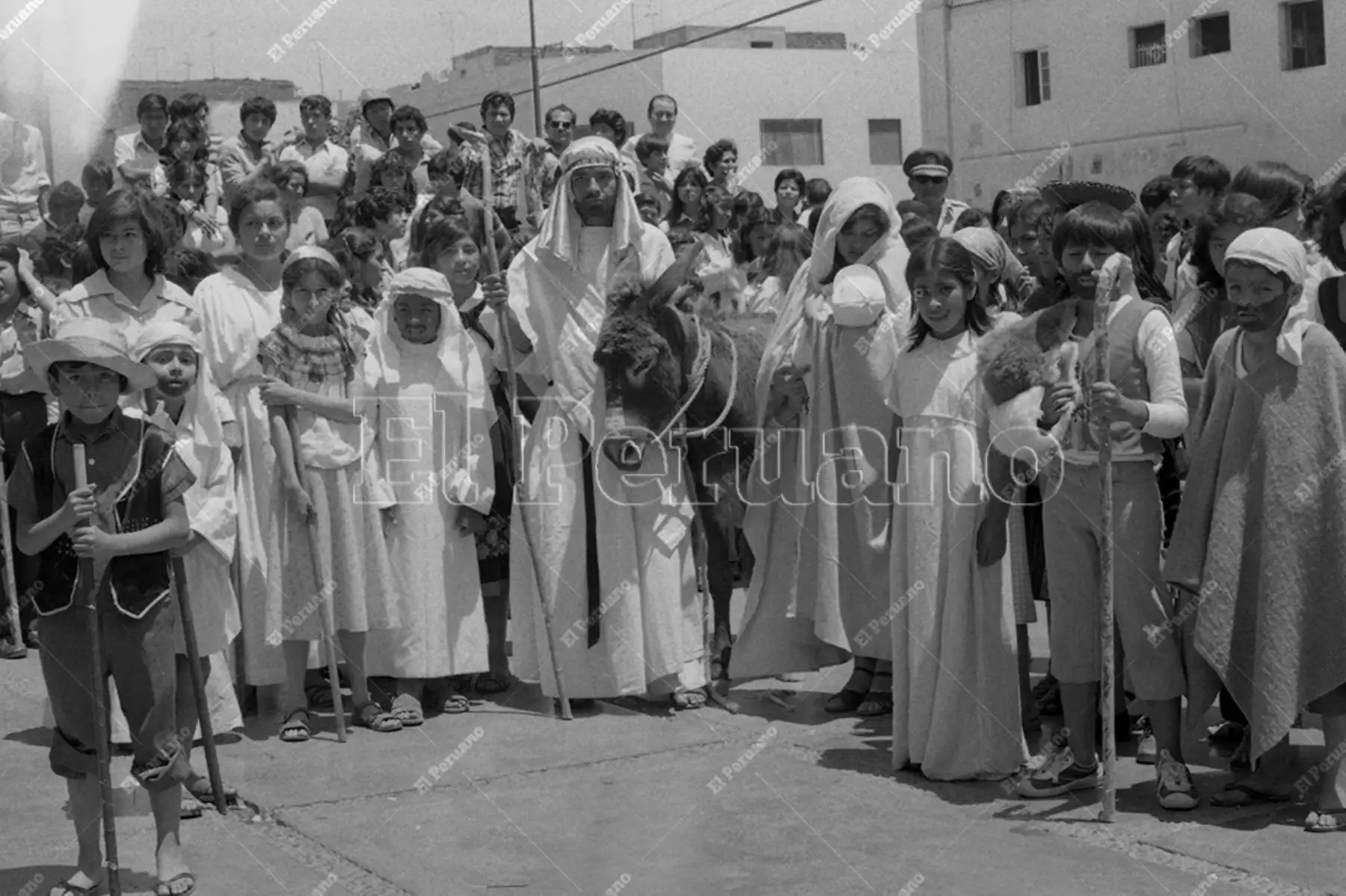 Lima - 19 diciembre 1980 / Niños escenificaron el nacimiento del niño Jesús en Surquillo. Foto: Archivo Histórico de El Peruano / José Risco