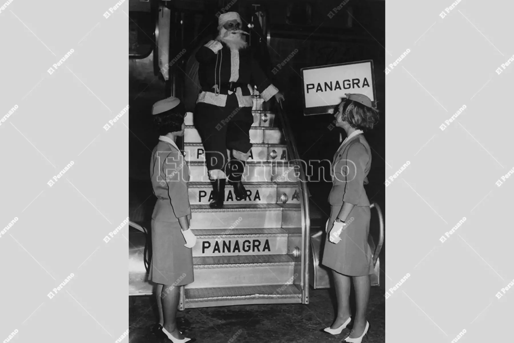 Lima - 1950 aprox / LLegada a Lima del Papa Noel de la compañía Panagra. Foto: Archivo Histórico de El Peruano