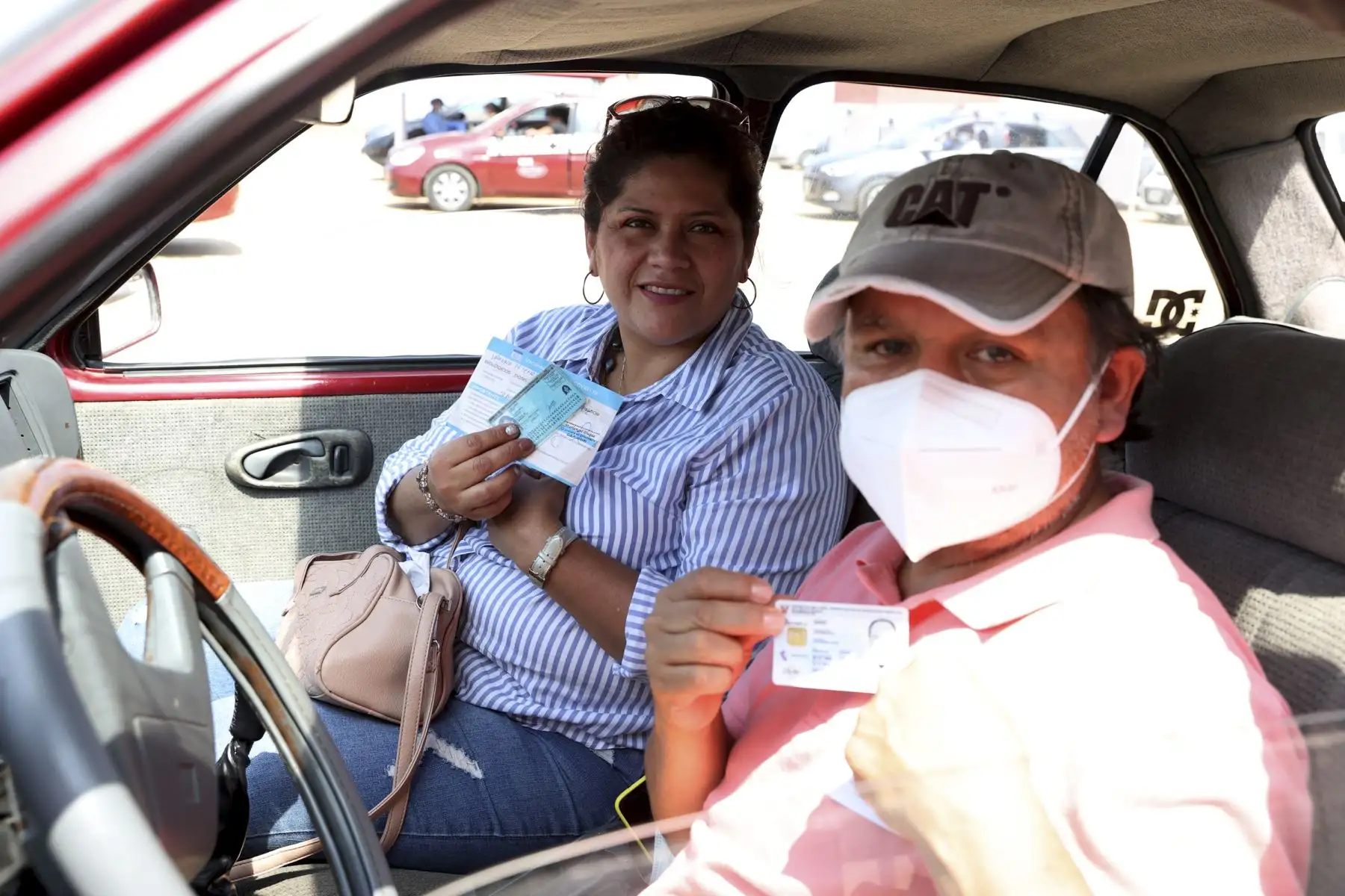Cientos de personas acuden al vacunar de Agua Dulce para recibir su dosis de refuerzo contra la covid-19. Foto: ANDINA/Vidal Tarqui