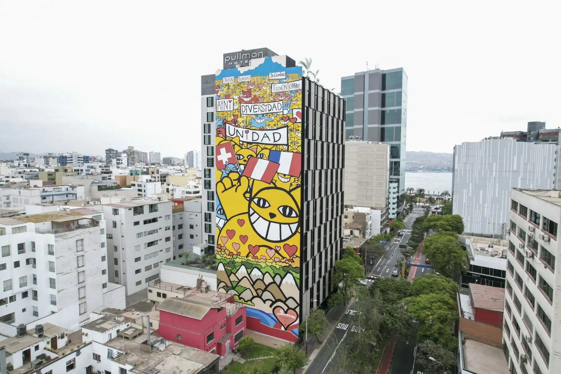 Murales pintados por artistas urbanos se exhiben en paredes de edificios y casas de Miraflores. Los jóvenes artistas imponen sus coloridas obras en paredes que anteriormente lucían vacías. Foto: ANDINA/Jhonel Rodríguez Robles