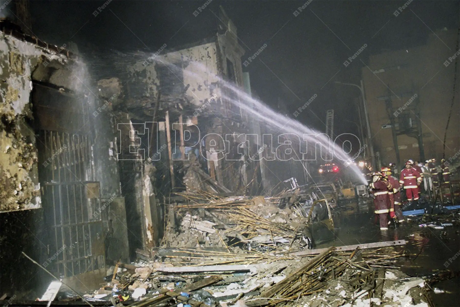 Incendio en mesa redonda. Foto: ANDINA/archivo El Peruano
