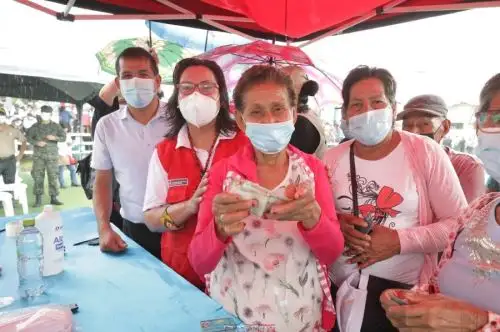 La titular del Midis, Dina Ercilia Boluarte Zegarra, destacó que con este nuevo criterio de priorización se ha cerrado la brecha de cobertura que tenía el programa Pensión 65 en los centros poblados de la Amazonía.