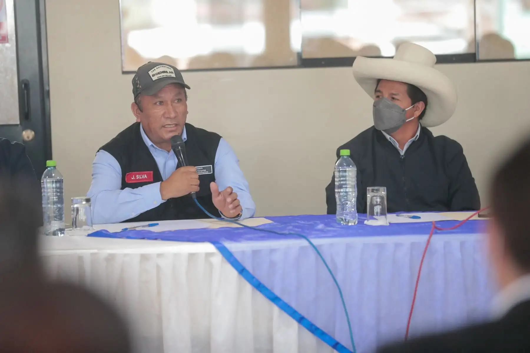 Presidente de la República, Pedro Castillo, sostiene reunión con el alcalde provincial, alcaldes distritales y representantes de la sociedad civil de Chota, en Cajamarca.
Foto: ANDINA/Prensa Presidencia