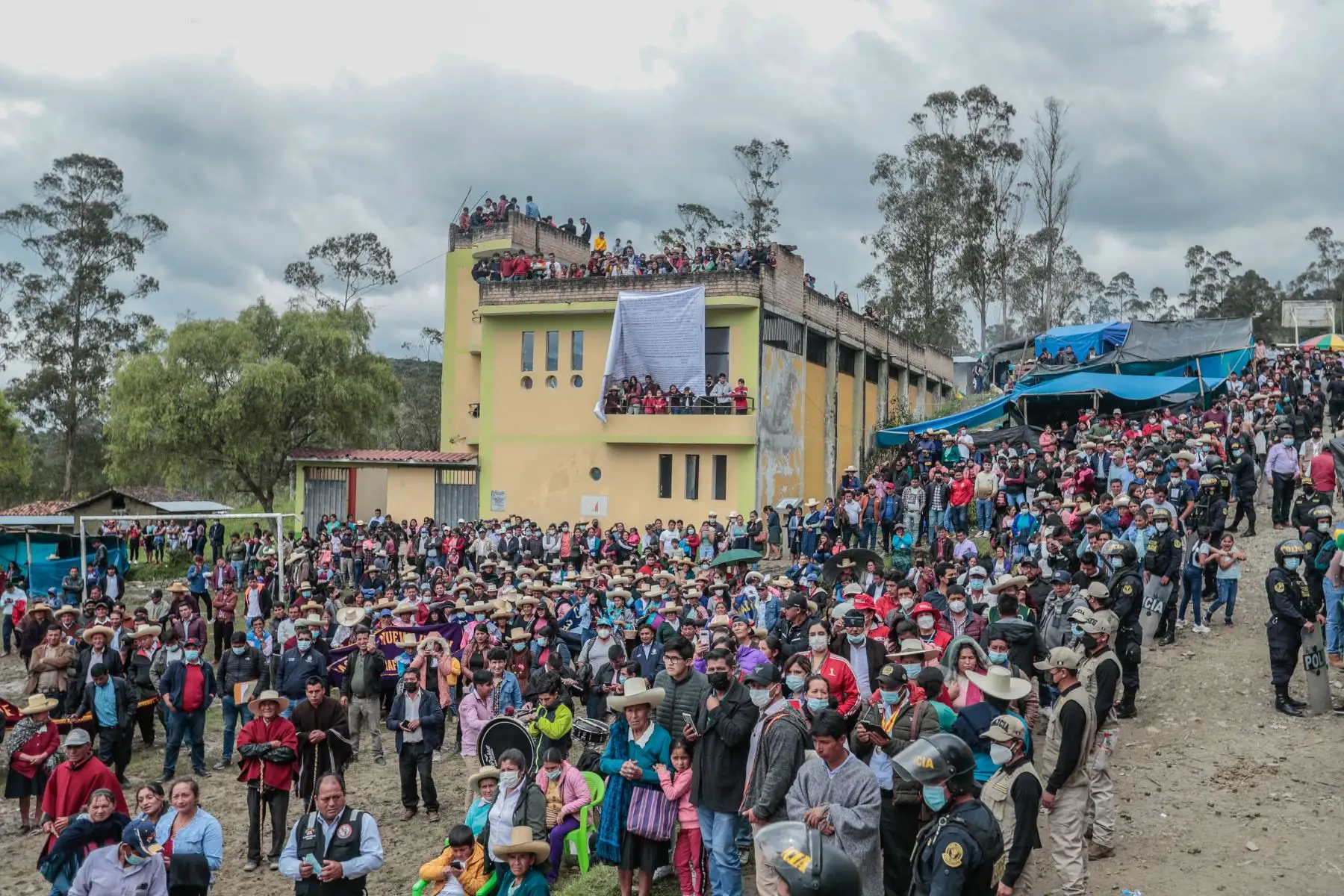 Presidente de la Repúplica, Pedro Castillo participa en la ceremonia por el 45 aniversario de las Rondas Campesinas de Cuyumalca y del Perú, en Chota, Cajamarca.
Foto: ANDINA/ Prensa Presidencia