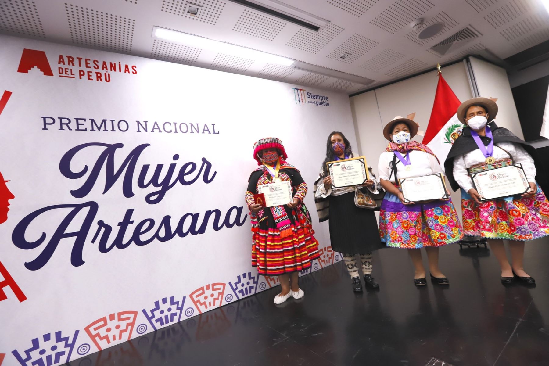 Premio Nacional a la Mujer Artesana 2021 permite resaltar el verdadero valor de las artesanas en el país. Foto: ANDINA/Mincetur