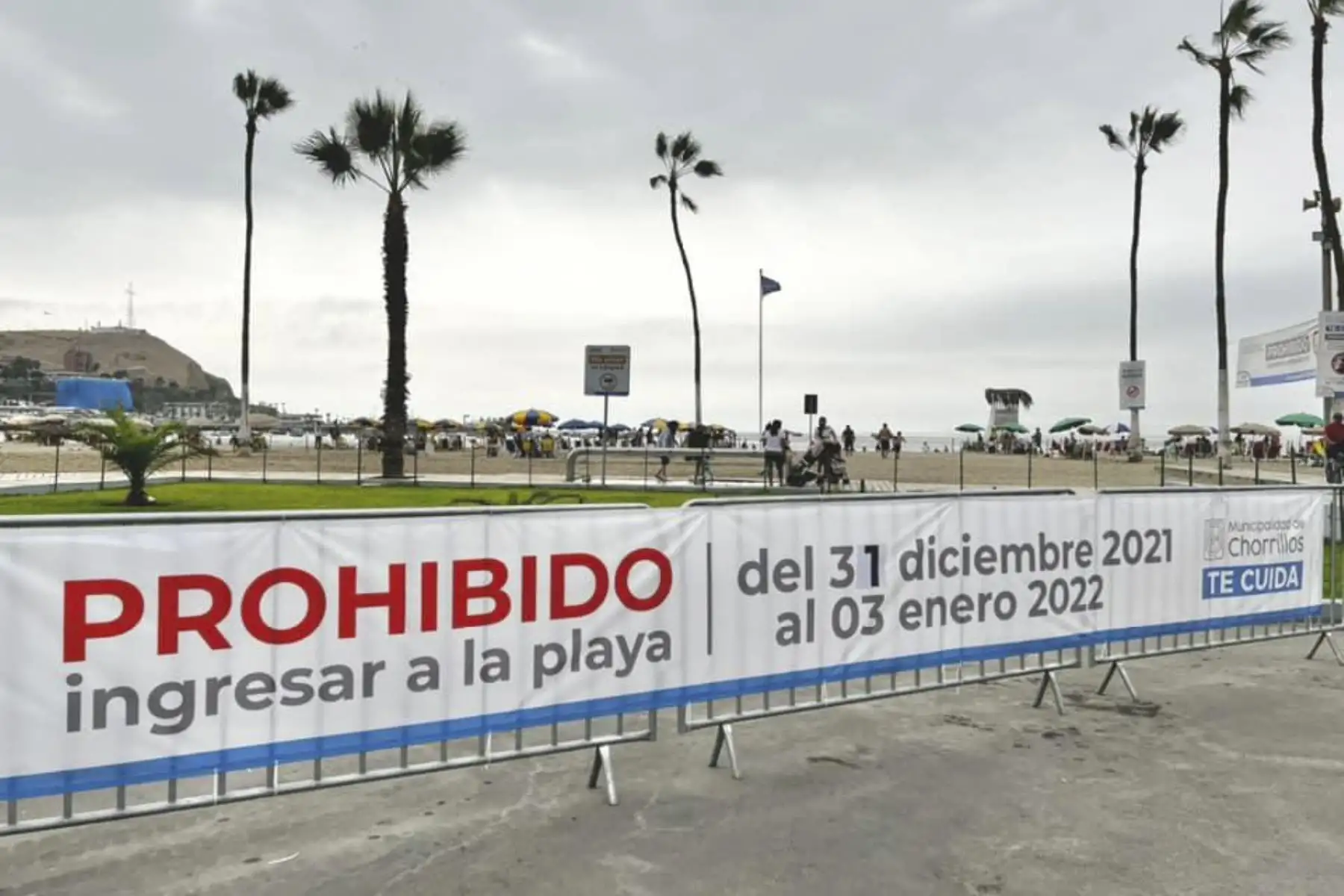 Conferencia de prensa en la playa agua dulce de los alcaldes de chorrillos Augusto Miyashiro y de miraflores Luis Molina, sobre las acciones a tomar durante el cierre de playas, en coordinación con la PNP del 31 de diciembre al 3 de enero.
Foto: ANDINA/Municipalidad de Chorrillos