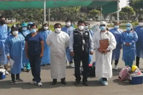 Las brigadas de la Red de Salud Pacífico Norte han realizado el cerco perímetro de la zona donde se ha confirmado el primer caso de infección con la variante ómicron del covid-19, a fin de evitar posible contagio en los pobladores del lugar.